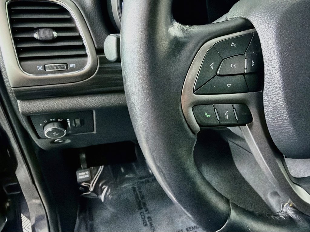Used 2021 Gray Jeep Laredo X image 10