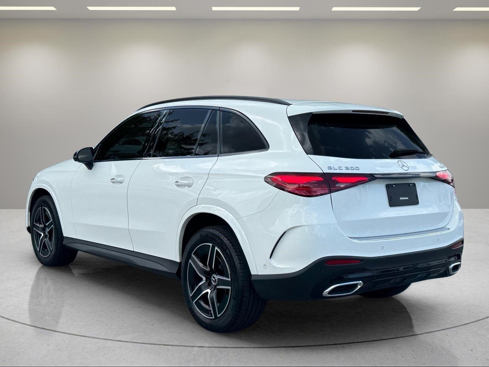 Used 2024 Polar White Mercedes-Benz GLC 300 image 3