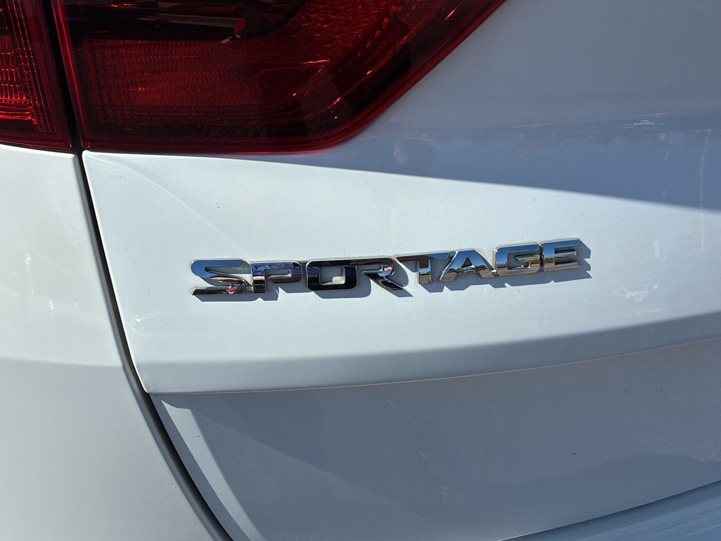 Used 2019 Clear White Kia LX image 8