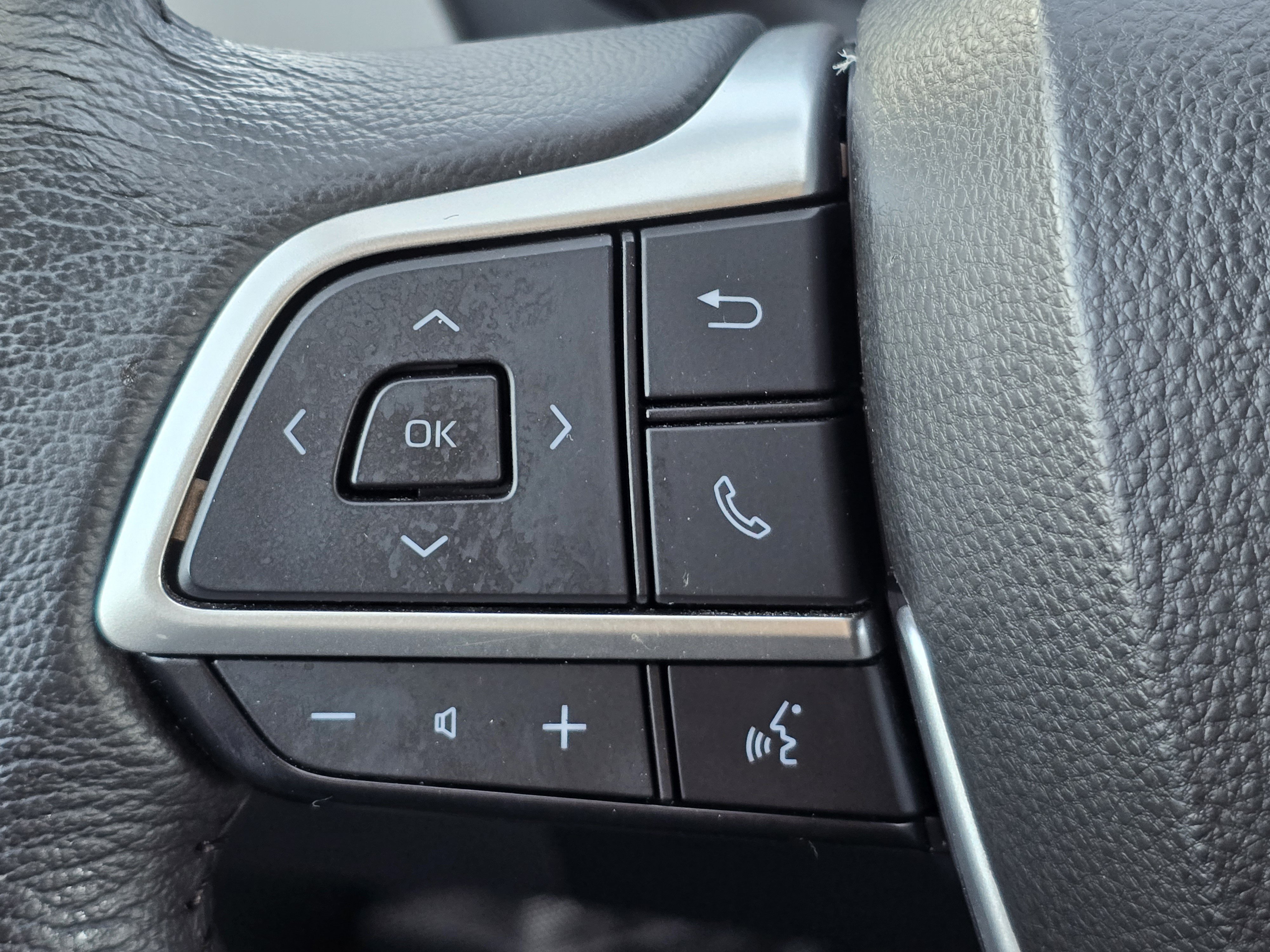 Used 2024 Pearl Toyota XLE image 18