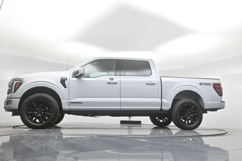 Used 2025 Space White Metallic Ford Platinum image 55