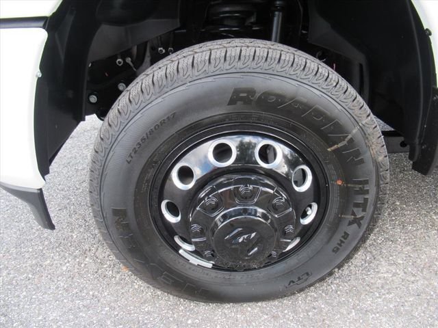 New 2026 Bright White Clear-Coat Exterior Paint RAM Laramie image 8