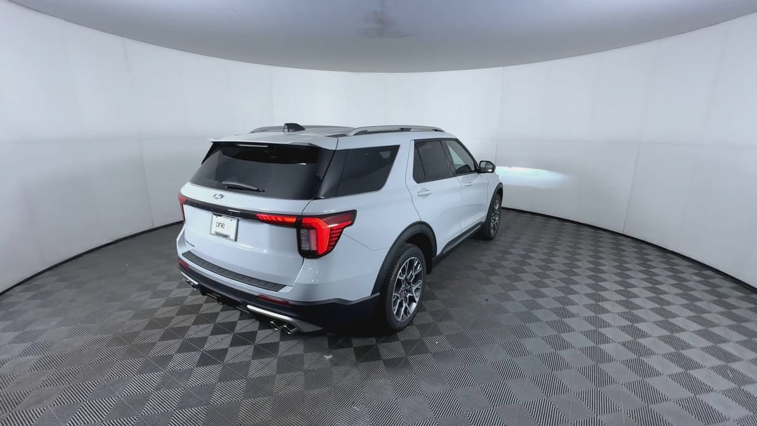 New 2027 Avalanche Gray Ford Platinum image 8