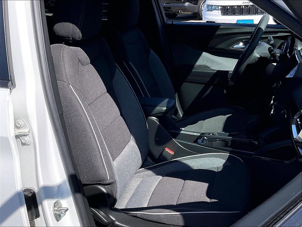 Used 2023 Summit White Chevrolet LT image 11