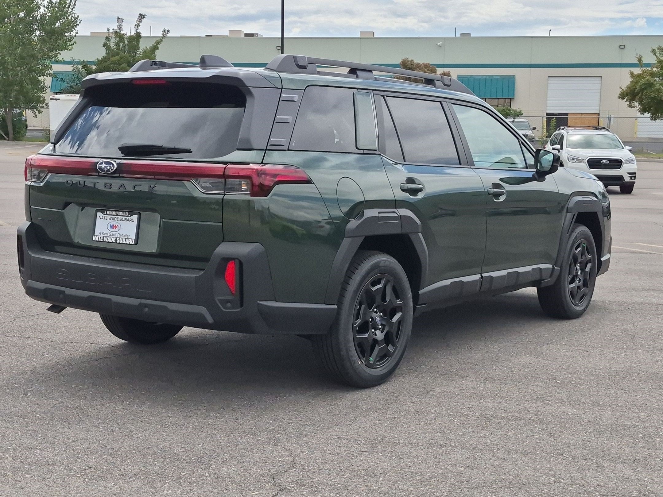 New 2026 DEEP EMERALD GREEN PEARL Subaru Limited image 3