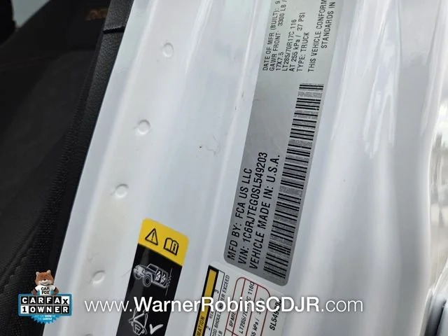Used 2025 White Jeep Mojave image 21