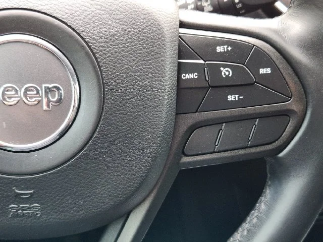 Used 2020 Silver Jeep Trailhawk image 29