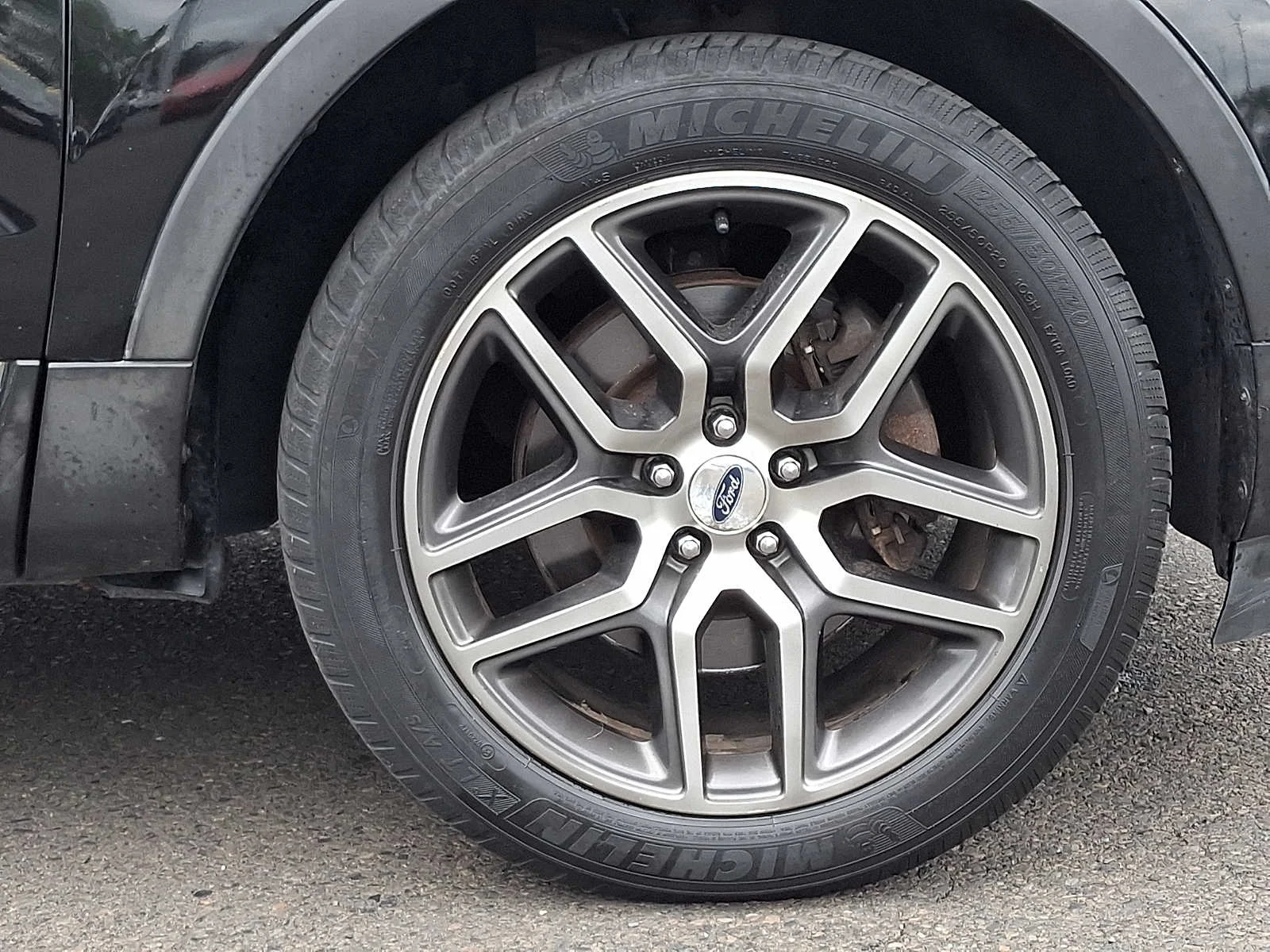 Used 2013 Tuxedo Black Metallic Ford XLT image 8