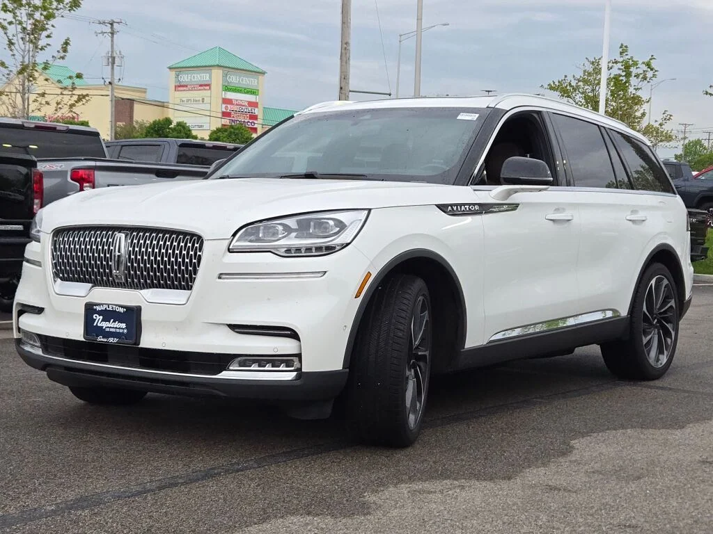 Used 2021 White Lincoln Reserve image 7