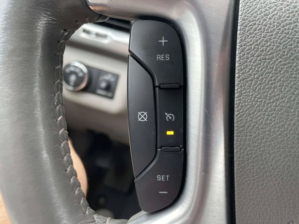 Used 2015 White GMC SLT-1 image 26