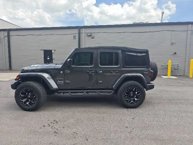 Used 2018 Gray Jeep Unlimited Sahara image 6