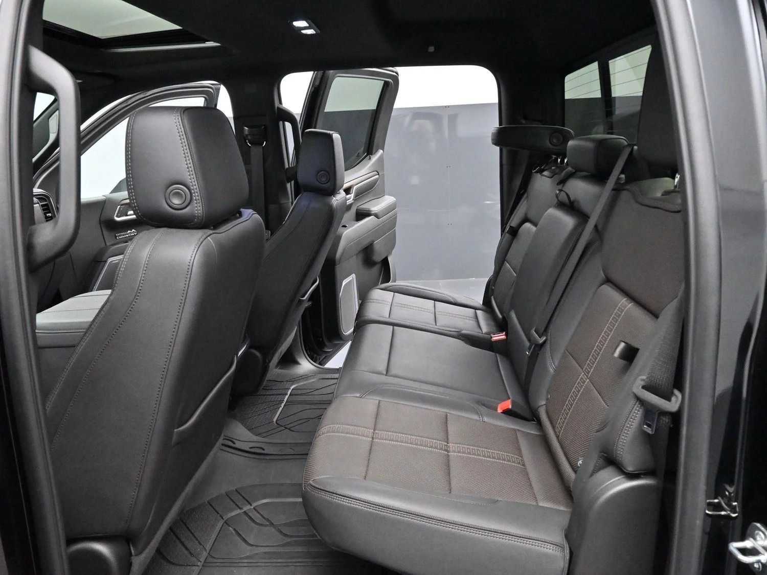 Used 2024 Black Chevrolet High Country image 32