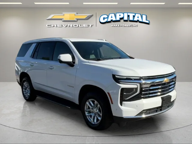 Used 2025 Summit White Chevrolet LT image 7