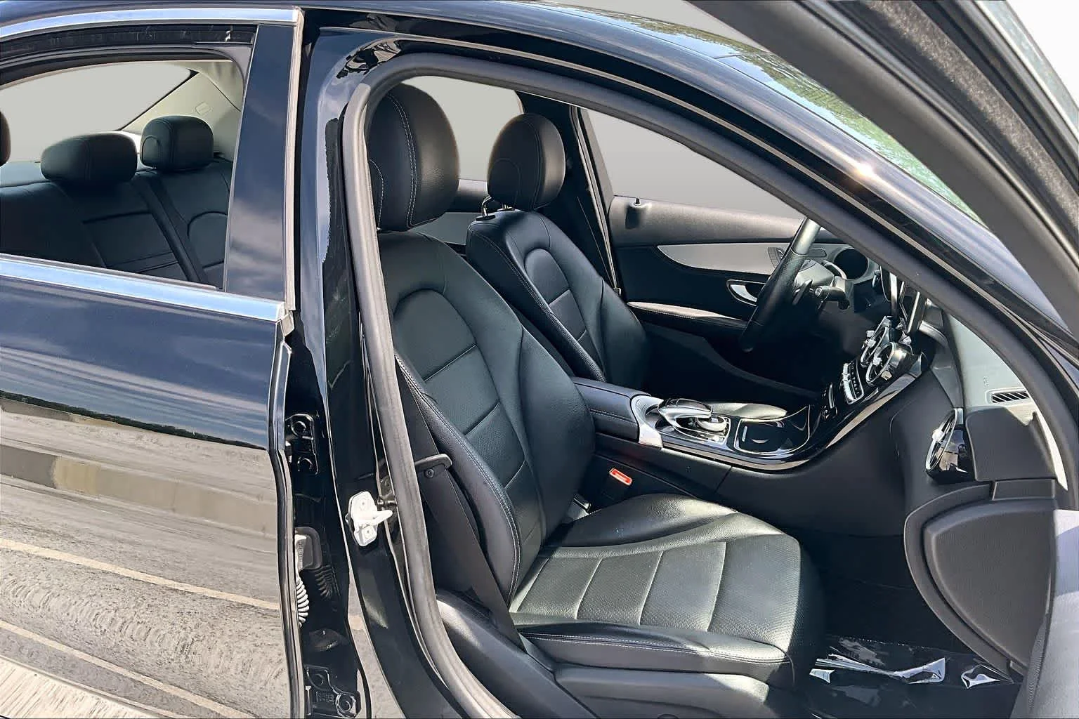 Used 2015 Obsidian Black Metallic Mercedes-Benz C 300 image 16