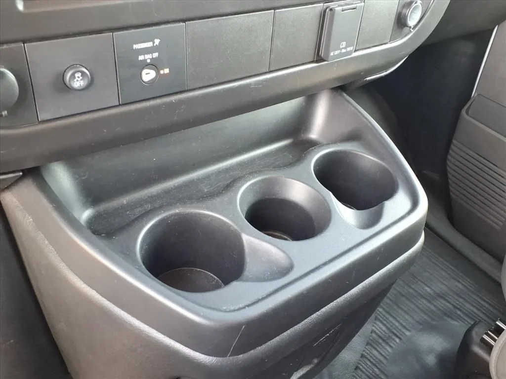 Used 2025 Summit White Chevrolet WT image 10