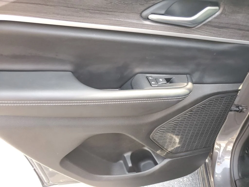 Used 2023 Gray Jeep Limited image 16