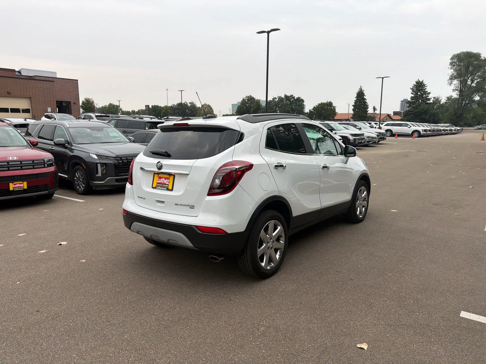 Used 2017 Summit White Buick Essence image 2