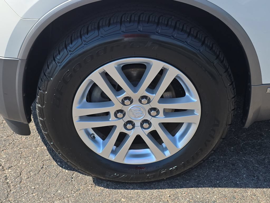 Used 2008 WHITE OPAL Buick CX image 32