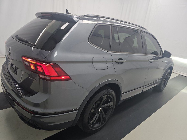 Used 2024 Platinum Gray Metallic Volkswagen 2.0T SE R-Line Black image 3