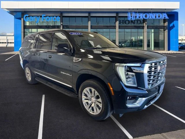 2025 GMC Yukon Denali AWD's photo