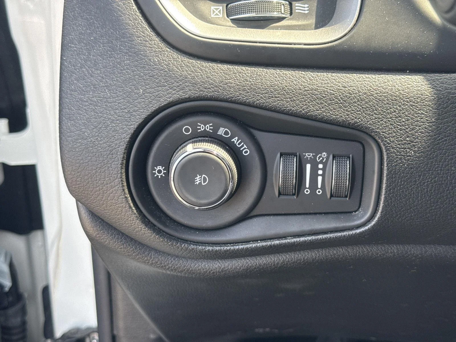 Used 2021 Alpine White Clearcoat Jeep 80th Anniversary image 17