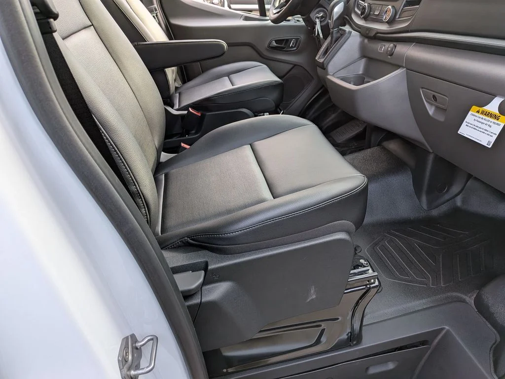 2025 Ford Transit Passenger Van XL - Photo 31