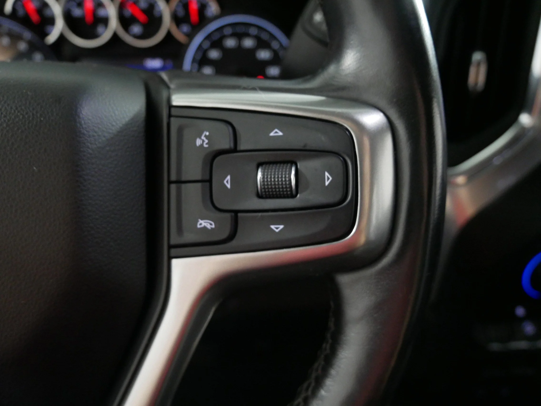 Used 2019 Shadow Gray Metallic Chevrolet LT Trail Boss image 28