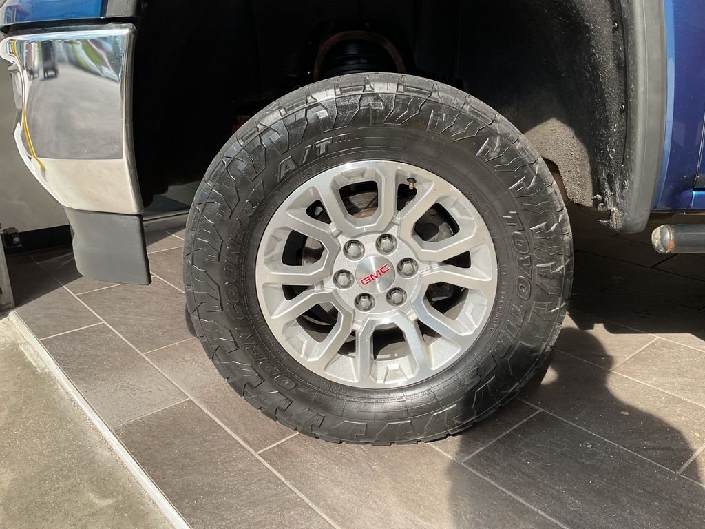 Used 2017 Blue GMC SLE image 4