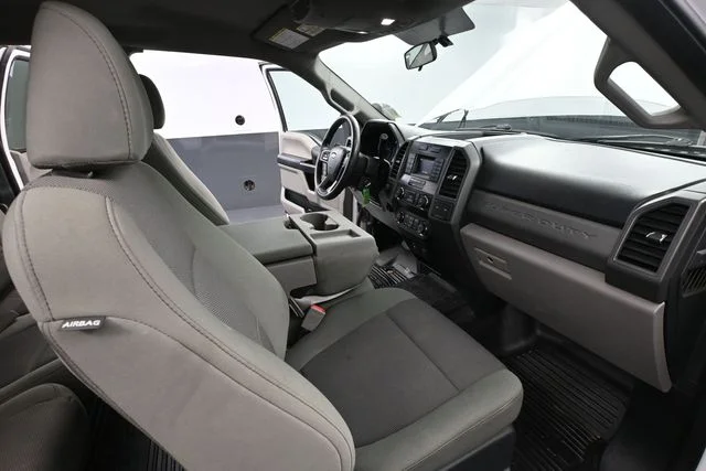 Used 2019 White Ford XL image 42
