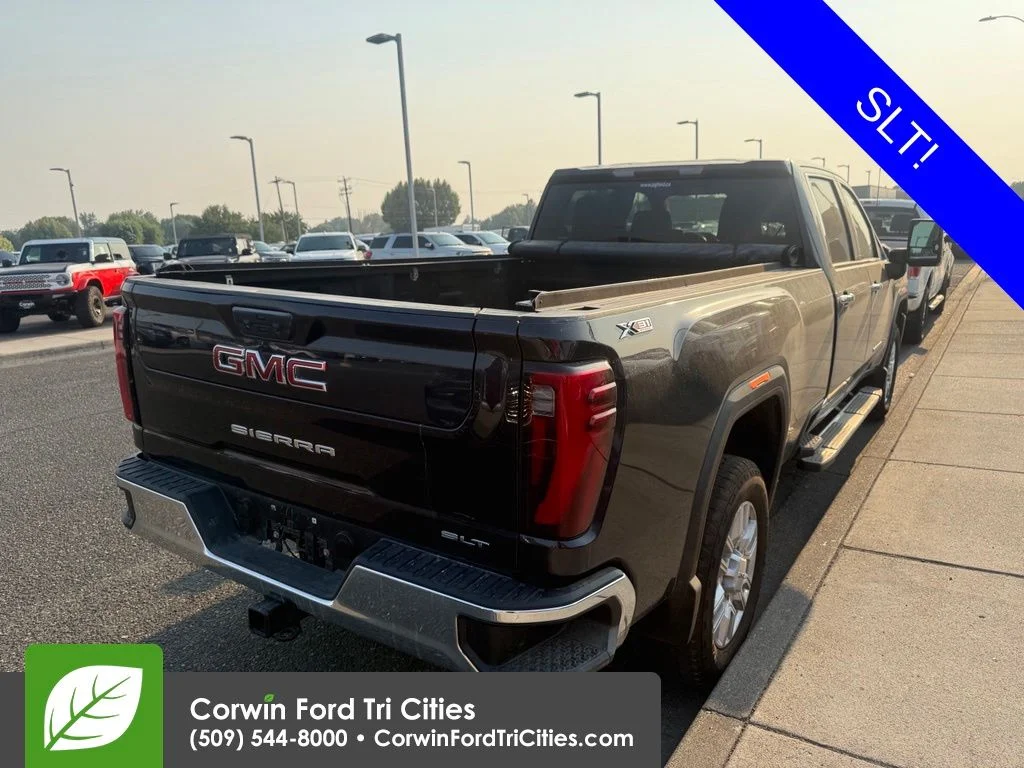Used 2024  GMC SLT image 7