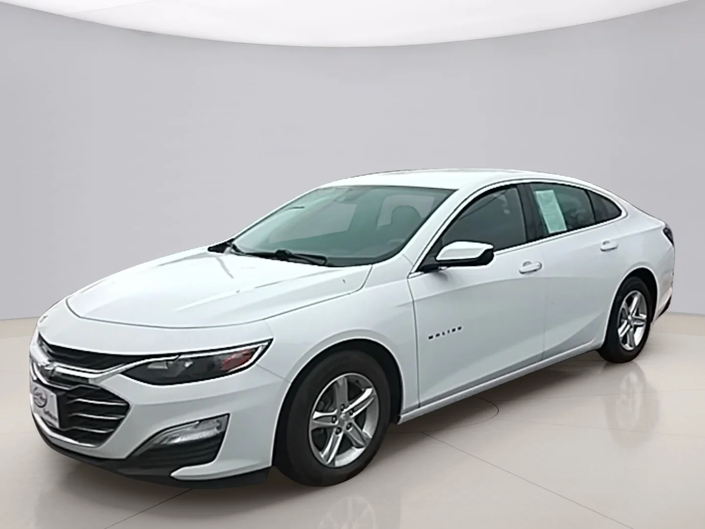 Used 2021 White Chevrolet LT image 1