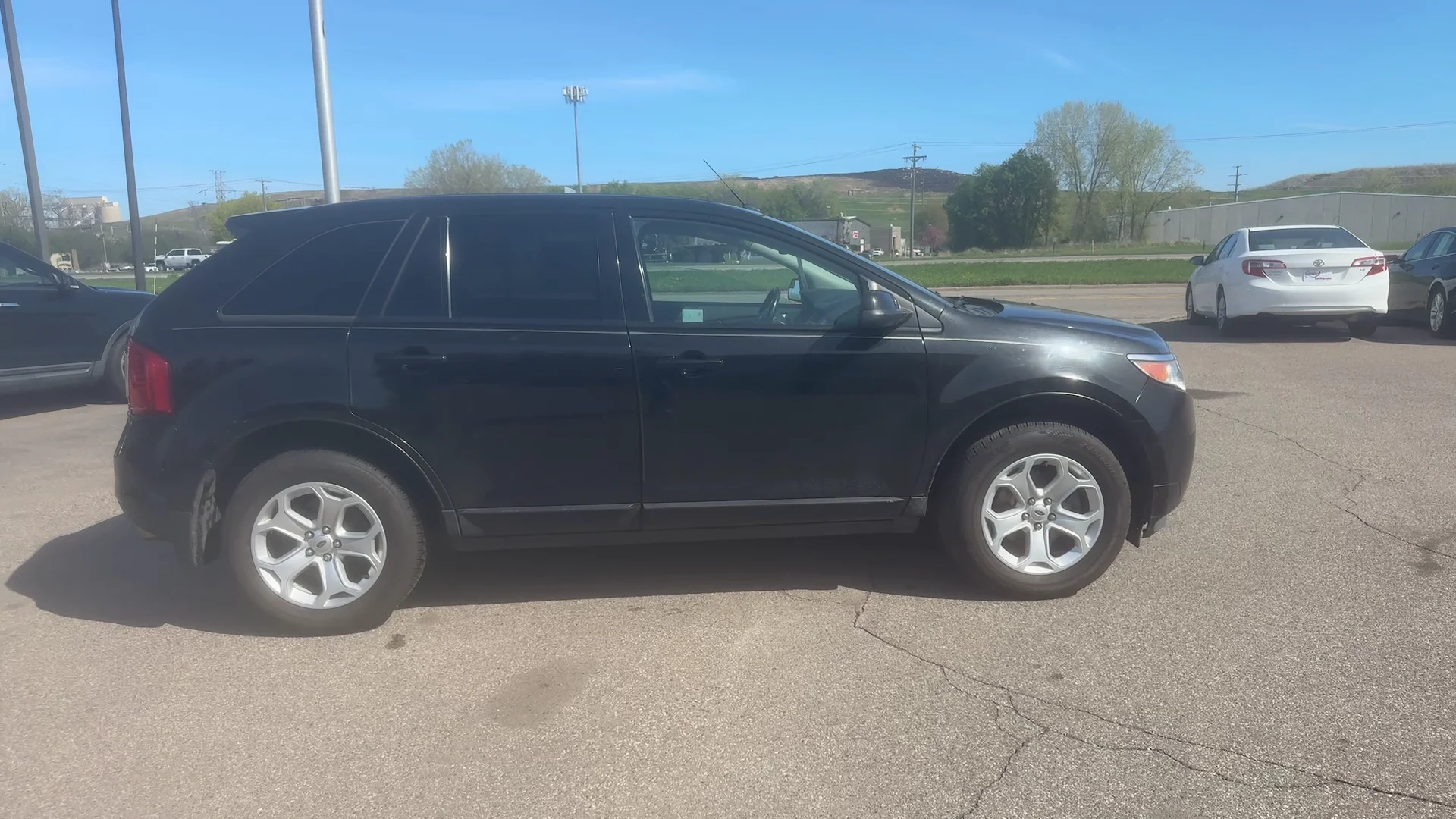 Used 2013 Black Ford SEL FWD image 4