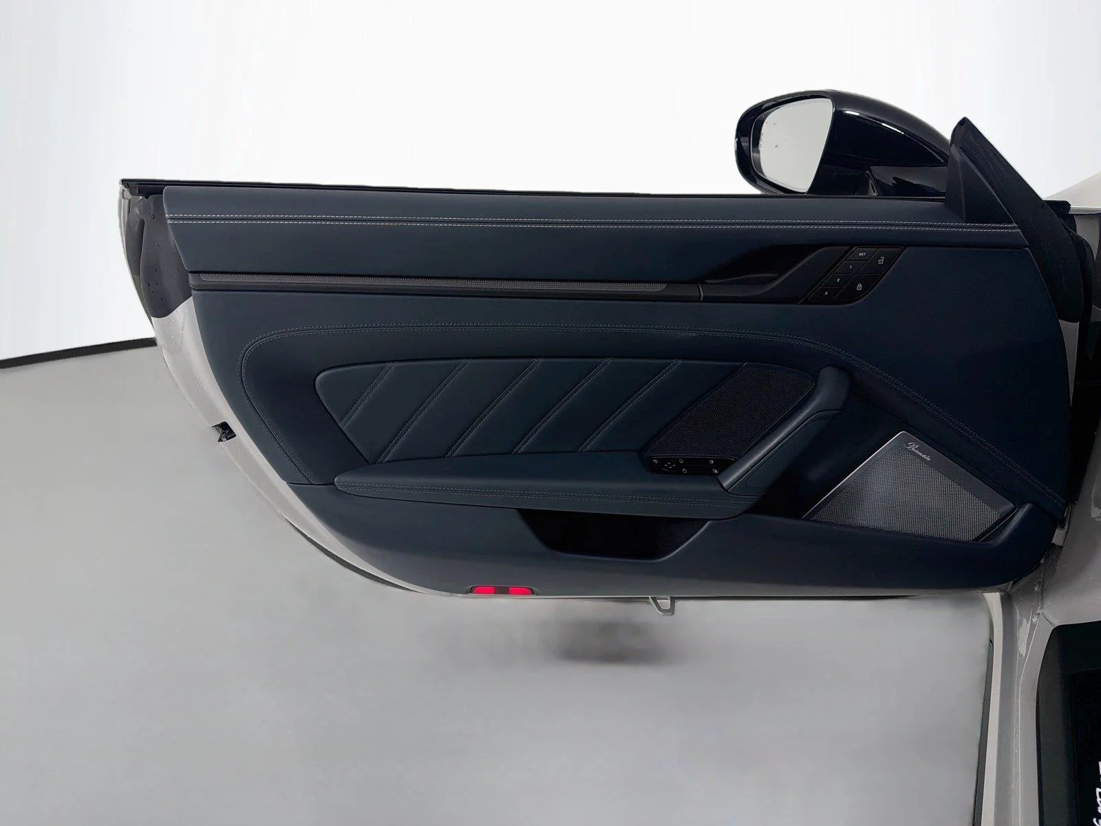 Certified Used 2022 Chalk Porsche TARGA 4 GTS image 9