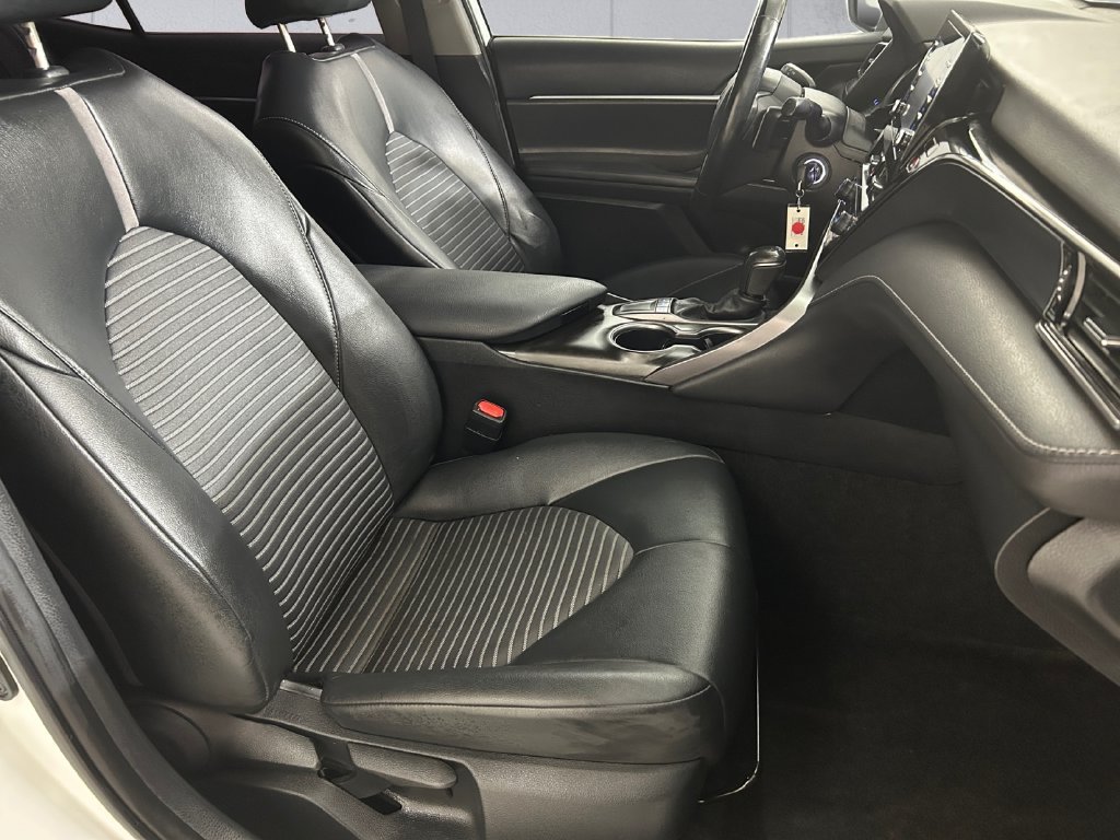 Used 2023 White Toyota SE image 13