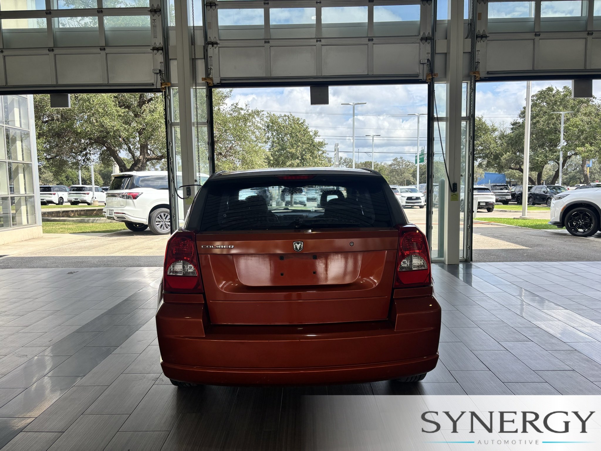 Used 2008 Sunburst Orange Pearlcoat Dodge SE image 6