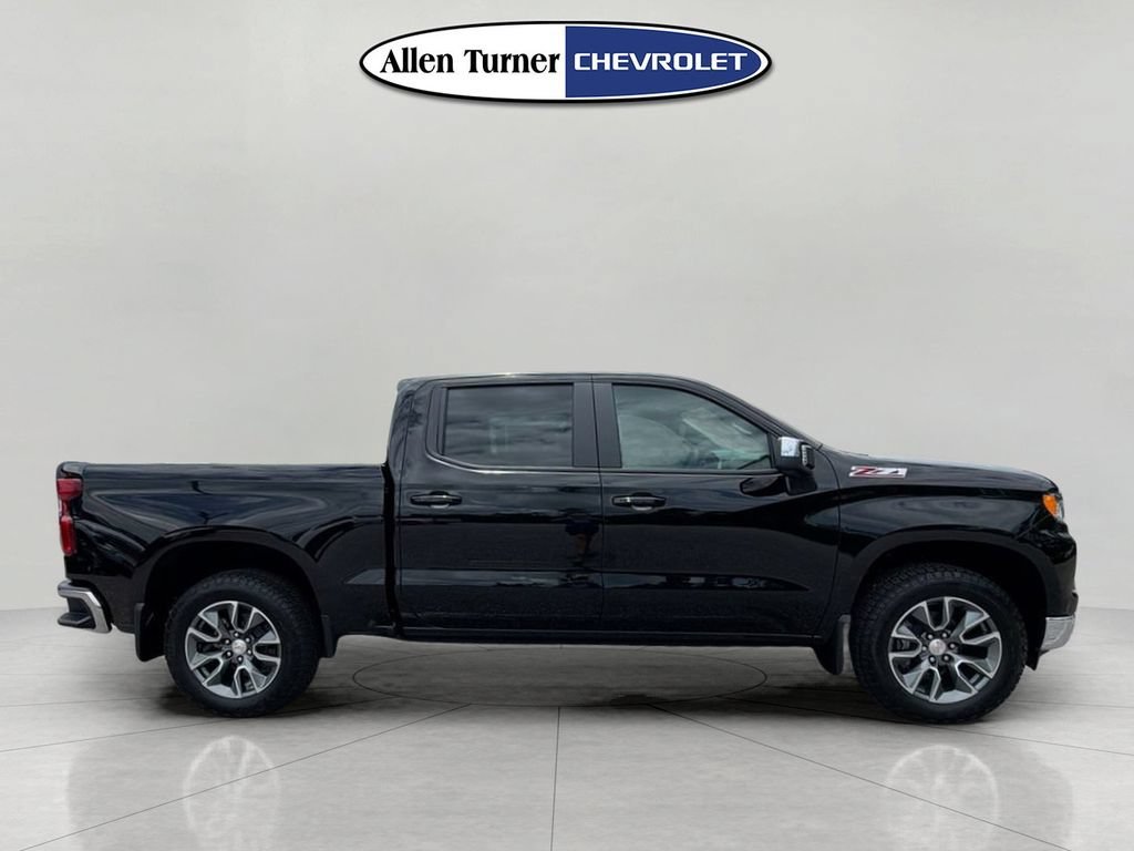 2026 Chevrolet Silverado 1500 LT - Photo 3