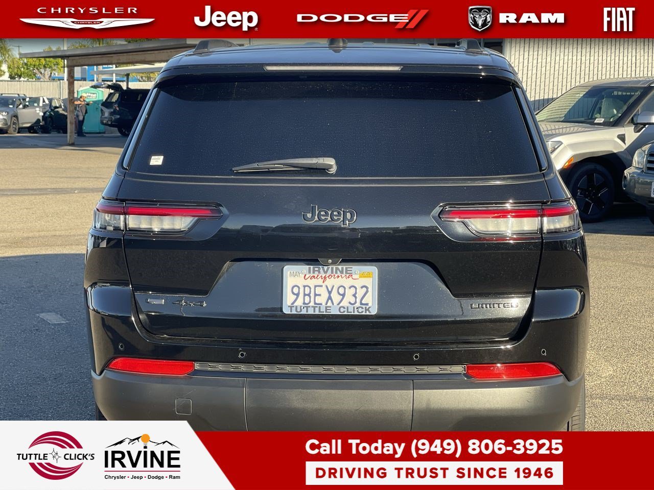 Used 2022 Diamond Black Crystal Pearlcoat Jeep Limited image 7