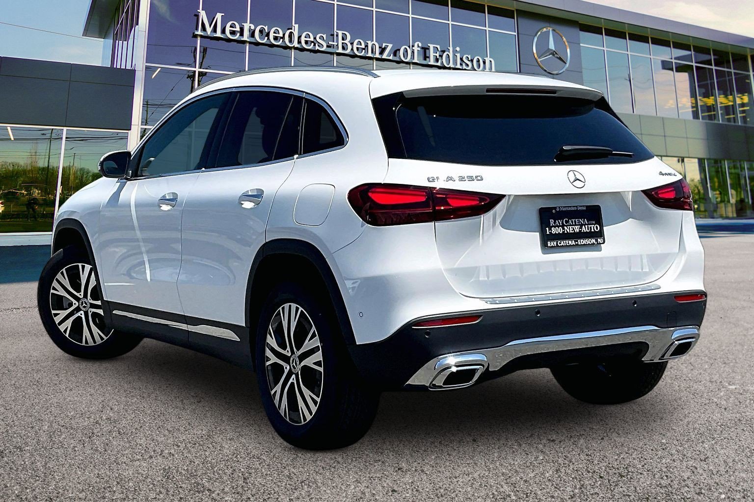 New 2026 Polar White Mercedes-Benz GLA 250 image 16