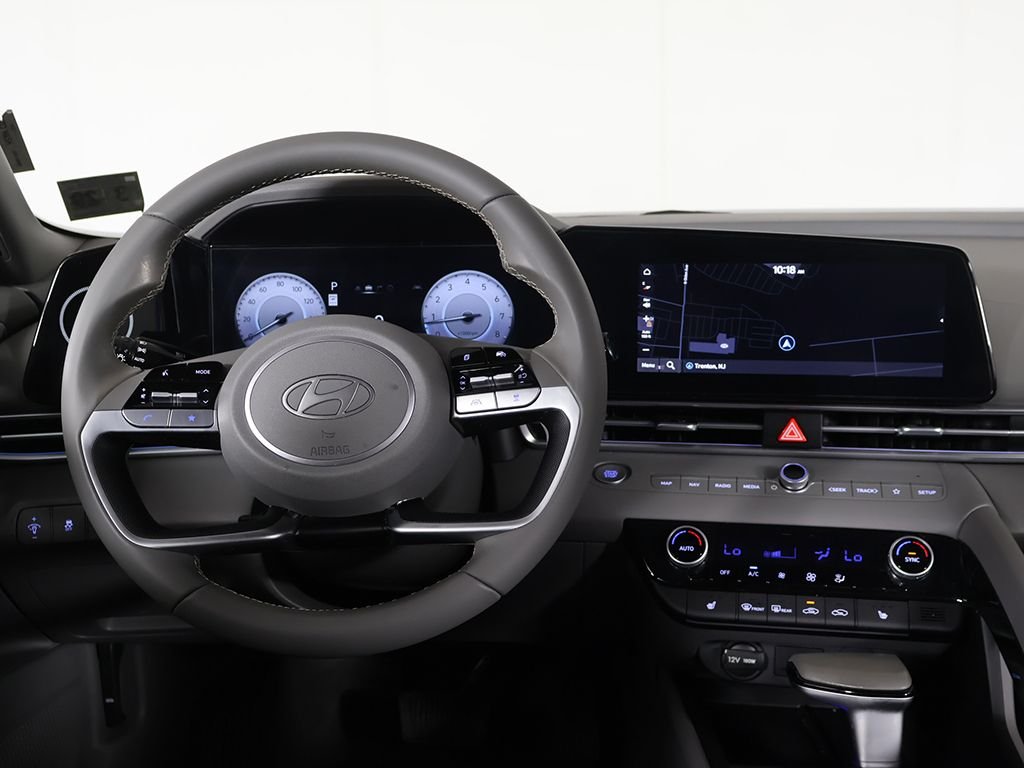2024 Hyundai Elantra SEL - Photo 38