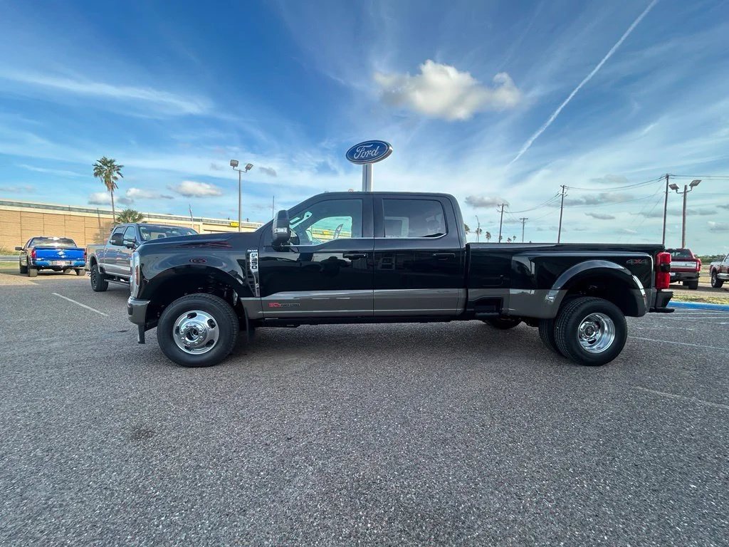 New 2027 Agate Black Metallic Ford F-350® King Ranch® image 4