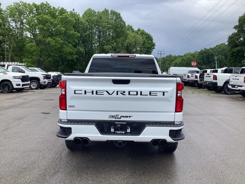 Used 2022 Summit White Chevrolet RST image 6