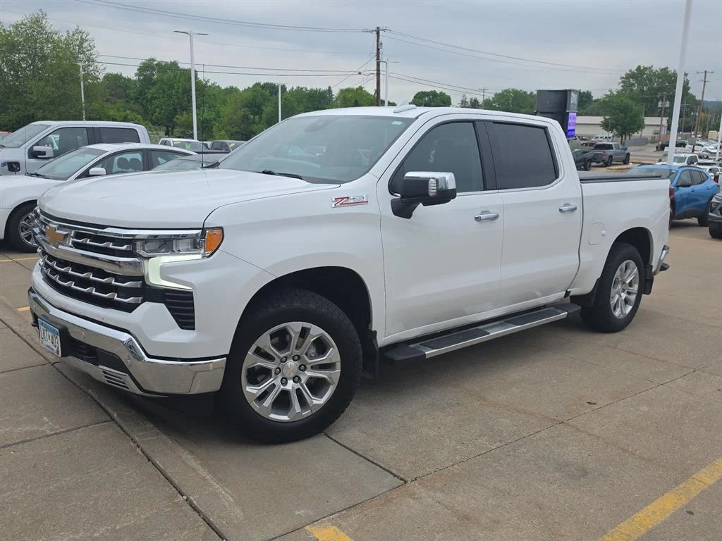 Used 2024 Chevrolet Silverado 1500 LTZ with VIN 2GCUDGED6R1150075 for sale in Winona, Minnesota