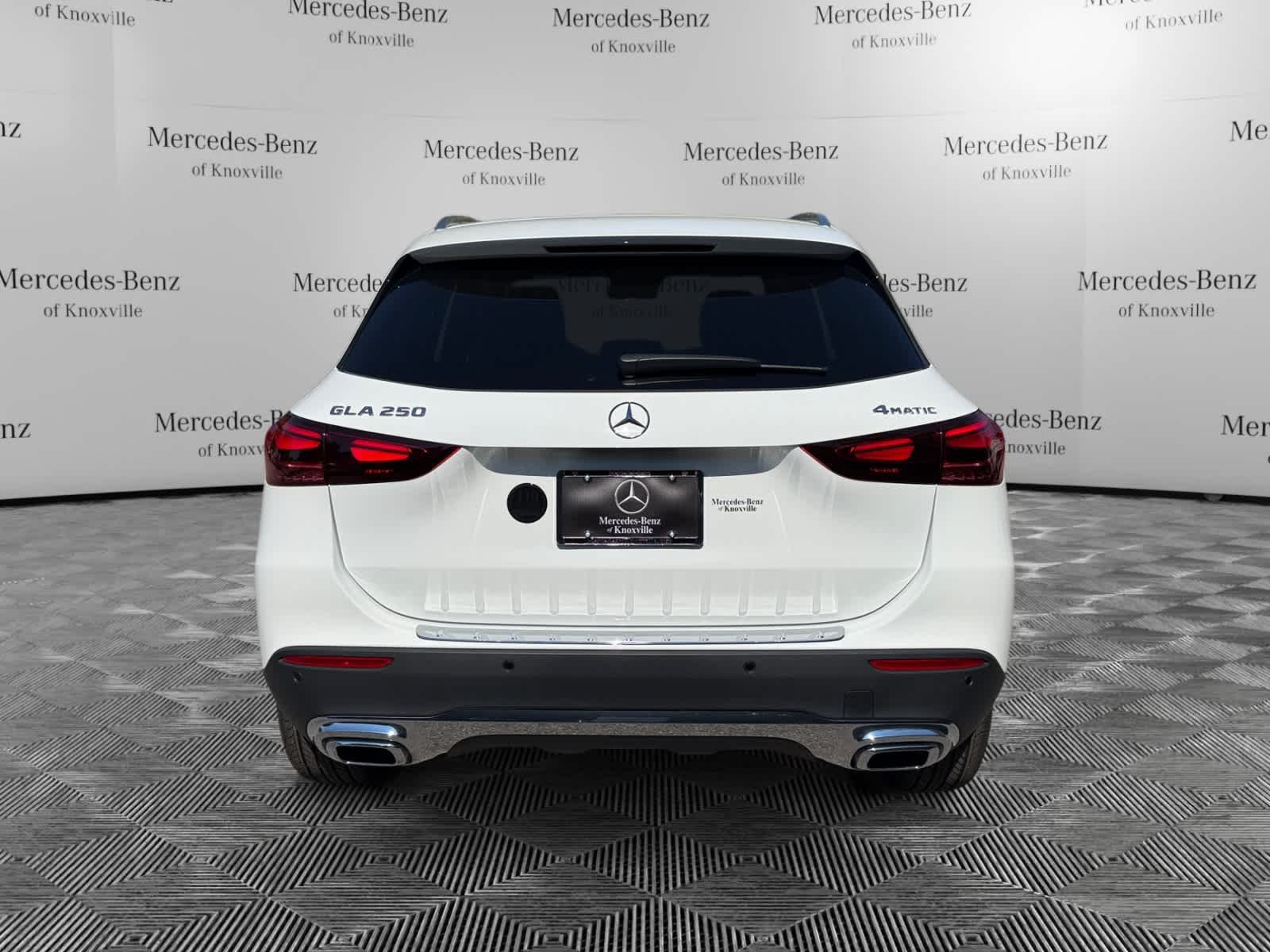 New 2026 Polar White Mercedes-Benz GLA 250 image 4
