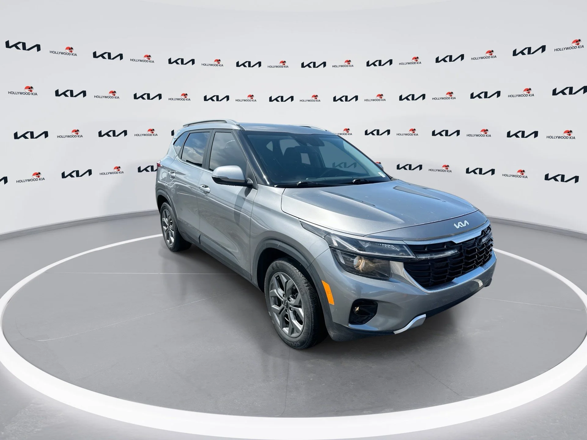 Used 2024 Steel Gray Kia S image 2