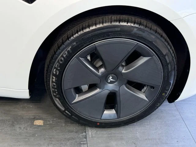 Used 2023 White Tesla Base image 15