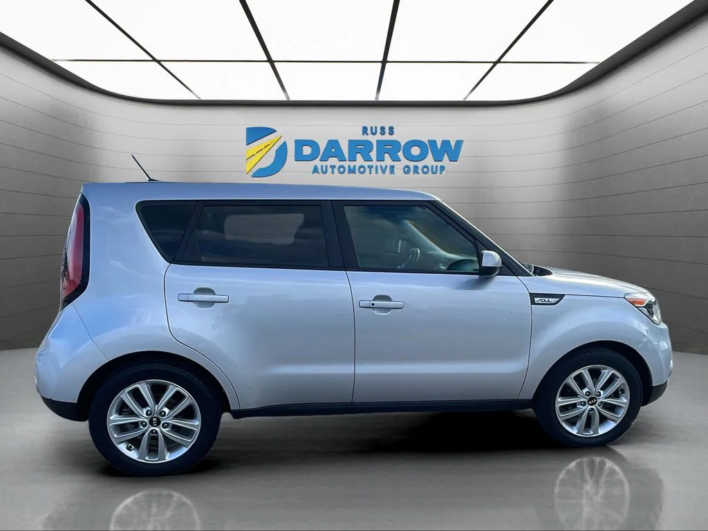 Used 2017 Silver Kia Plus image 6