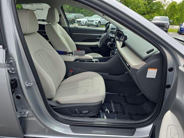 2025 Hyundai Sonata Hybrid SEL - Photo 23