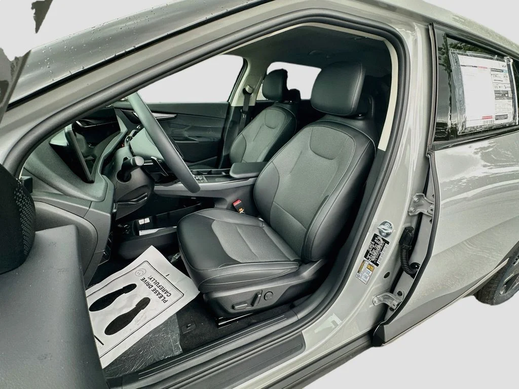New 2026 Wolf Gray Kia LIGHT image 21