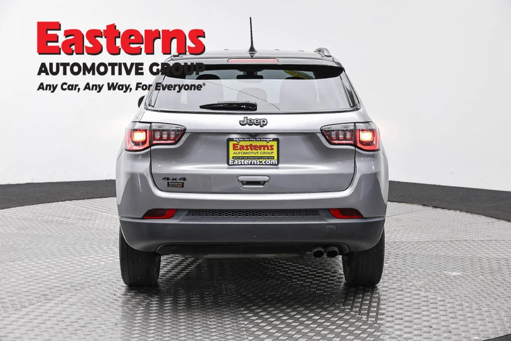 Used 2020 Silver Jeep Latitude image 6
