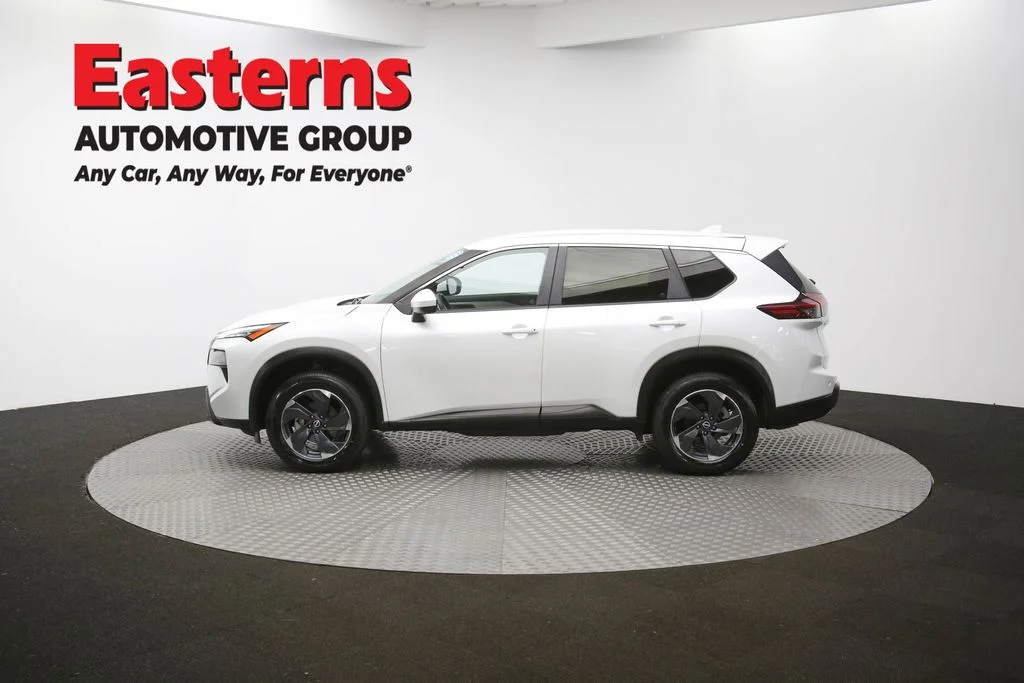 Used 2024 White Nissan SV image 59